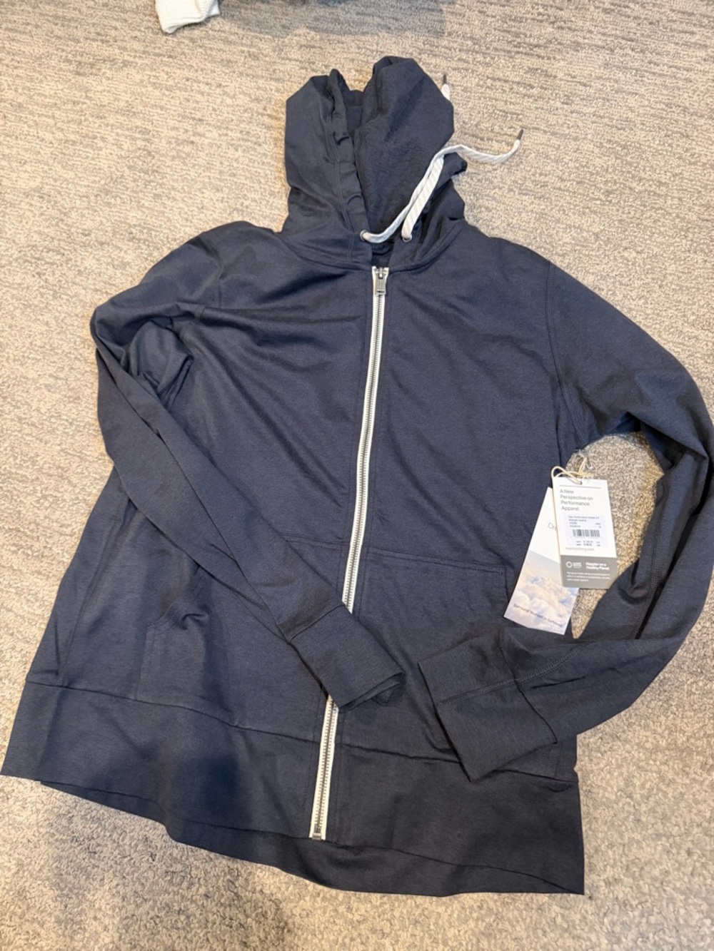 NWT Vuori Heather Performance Hoodie M with Peacock Logo
